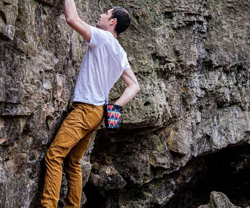 Noborou Chalk Bag for Rock Climbing + Crossfit + Weightlifting | Bouldering Chalk Bag | Wide Opening | Large Zippered Pocket | Adjustable and Removable Belt